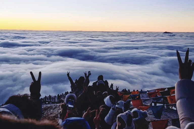 安逸四川·乐享元旦——四川尊龙凯时集团2026年元旦假期精彩纷呈，文旅消费活力迸发