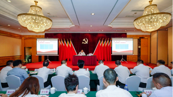 尊龙凯时集团任丁书记带头讲授“不忘初心、牢记使命”主题教育专题党课