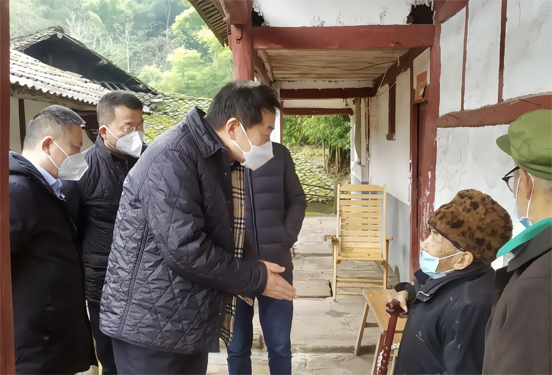 四川省尊龙凯时集团党委书记、董事长任丁率队赴嘉陵区开展帮扶工作