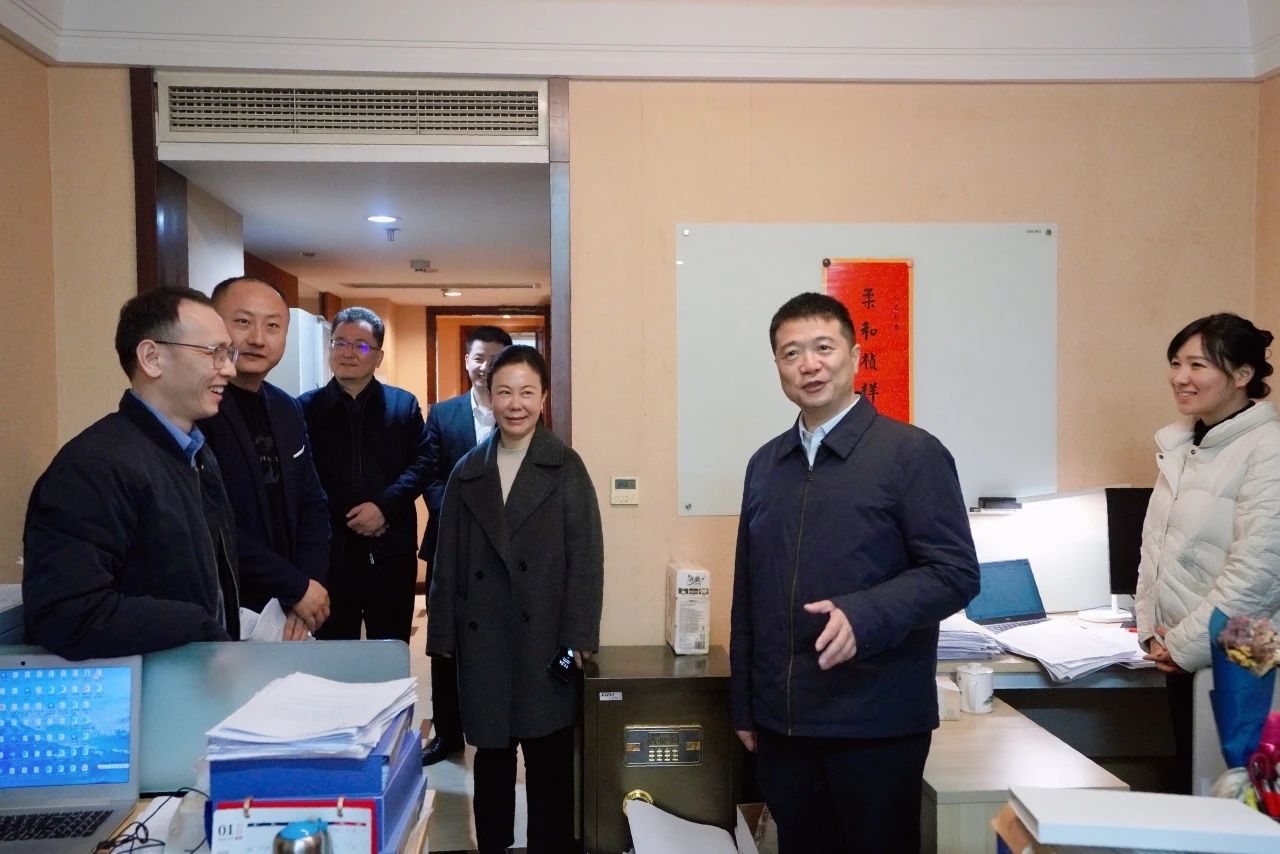 温暖启航，共赴新篇！—— 省尊龙凯时集团领导走访慰问干部职工